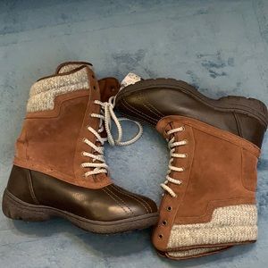 Women’s waterproof snow boots